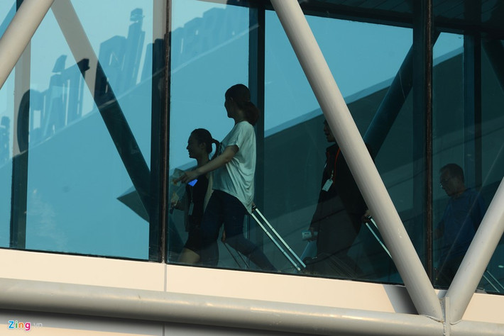 Hiện tại, nhà ga Cát Bi có hai chuyến bay quốc tế đi và đến giữa Hải Phòng và Macao khai thác hàng tuần. Đường bay này có khả năng tăng lên 2 chuyến một ngày. Các đường bay còn lại chủ yếu giữa Hải Phòng và các tỉnh thành phía nam như TP HCM, Đà Nẵng, Buôn Mê Thuột, Pleiku, Nha Trang. Sau ngày 11/5 có thêm các chặng đi Đà Lạt, Phú Quốc, Cần Thơ, Vinh.