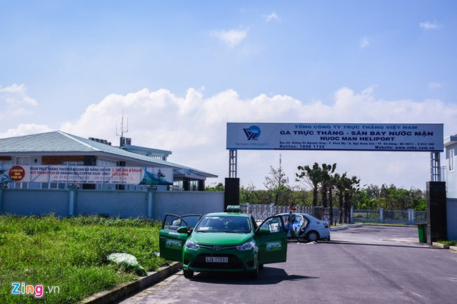 Cổng sân bay Nước Mặn.