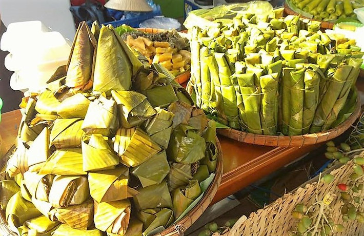 Lễ hội bánh có sự tham gia của hơn 250 gian hàng với hơn 100 loại bánh, xôi chè, là đặc sản của nhiều vùng miền trong cả nước. Bên cạnh đó, lễ hội còn có gian hàng của các nước như Nhật Bản, Campuchia, Malaysia...