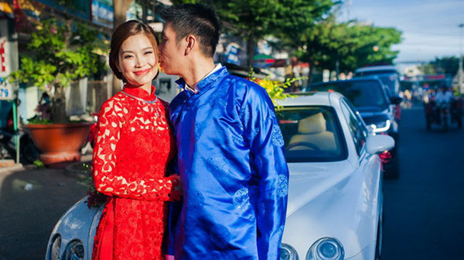 Đám cưới theo phong cách truyền thống của á hậu Việt Nam 2014 Diễm Trang diễn ra tại quê nhà Vĩnh Long vào ngày 24/12/2015.