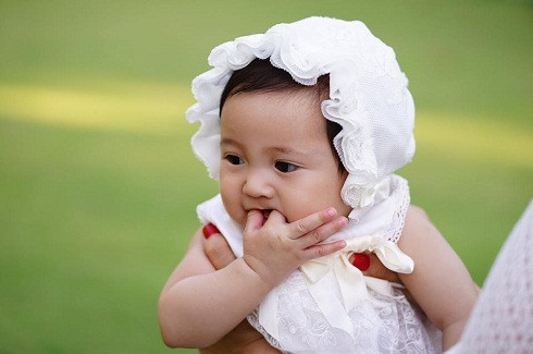 Từ khi có bé Vivian, cuộc sống của cả gia đình thêm phần viên mãn, hạnh phúc.