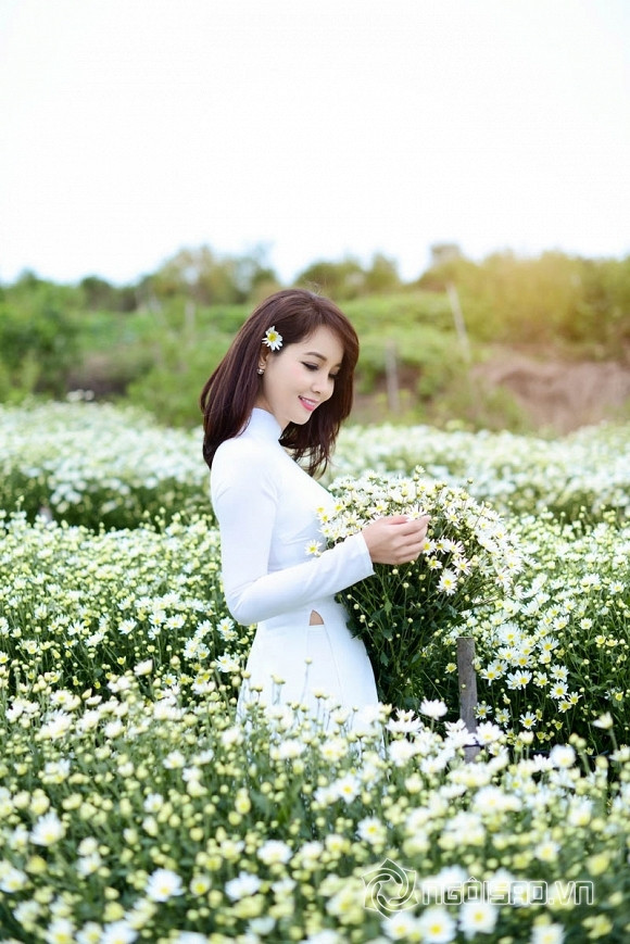Làng hoa Nhật Tân Nằm dưới chân cầu Long Biên, làng hoa Nhật Tân vốn là địa điểm chụp ảnh đẹp ở Hà Nội bởi nơi đây các loài hoa đua nhau khoe sắc bốn mùa.