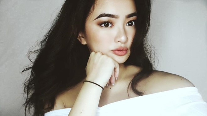 Kaity Nguyễn: Từng gây xôn xao trên mạng xã hội sau clip 15 giây hát nhép và gần đây nhất xuất hiện trong các bức hình hết sức thân mật với nam ca sĩ Will 365, Kaity Nguyễn nhanh chóng trở thành cái tên được nhiều dân mạng tìm kiếm. Cô nàng năm nay 17 tuổi, mang trong mình 2 dòng máu Việt - Mỹ. Ảnh: FBNV.
