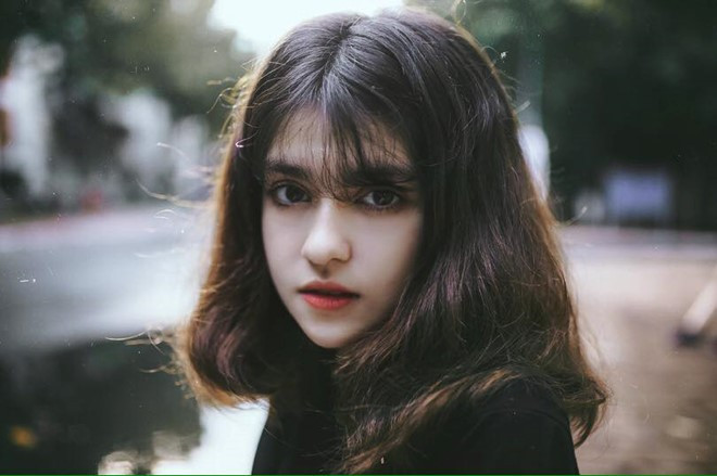 Ana Kie: Được mệnh danh là một trong những “thiên thần lai” nổi bật trên mạng xã hội, thiếu nữ 16 tuổi gốc Việt lai Nga đã đánh cắp trái tim của nhiều người nhờ đôi mắt to sâu cùng cặp lông mi cong vút, chiếc mũi cao thẳng. Ảnh: FBNV.