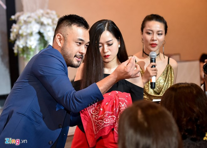 Peter Nguyễn chịu trách nhiệm về phần ảo thuật gia trong chương trình. Tại họp báo, anh hướng dẫn mọi người những bước cơ bản của ảo thuật.
