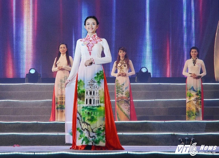 Nữ sinh luôn quan niệm: "Mọi thứ tiêu cực, áp lực và thử thách đều là cơ hội để tôi vươn lên".