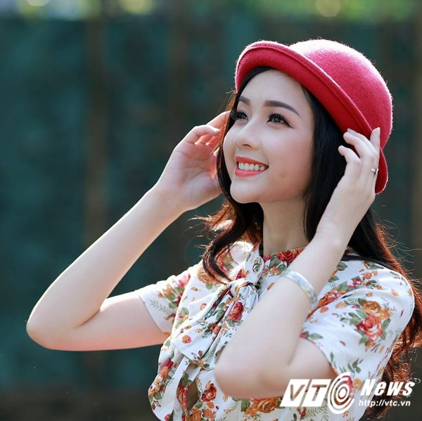 Được biết, Người đẹp xứ Tuyên Ánh Trương vừa làm đồ án tốt nghiệp xếp loại giỏi, khoa Đồ họa, Đại học Mỹ thuật Công nghiệp ( Hà Nội). Hiện tại, cô đang làm thiết kế tự do.