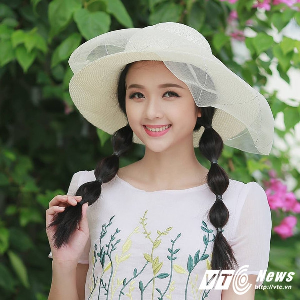 Hiện tại, “Người đẹp xứ Tuyên” Trương Thị Ngọc Ánh còn làm mẫu ảnh để thỏa mãn niềm đam mê của bản thân. Ánh dự định sẽ kinh doanh và tham gia nhiều hơn nữa các cuộc thi.