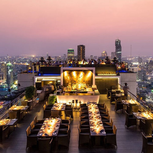 Moon Bar (Bangkok, Thái Lan): Từ quán bar có thể nhìn thấy toàn cảnh thành phố Bangkok lung linh về đêm.