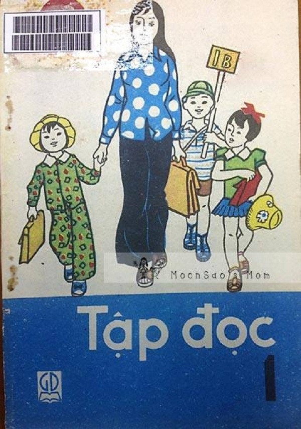 Nếu nhìn thấy những bài tập đọc lớp 1 như : Trường em, Quyển sách mới, chim non chăm học, tặng cháu... thì chắc chắn 100% thế hệ 9x không hề được học. Còn lại nếu bạn là thế hệ 7x, 8x thì hãy xem mình đã từng được học và nhớ những bài nào trong cả một tập sách Tập đọc lớp 1 dưới đây.