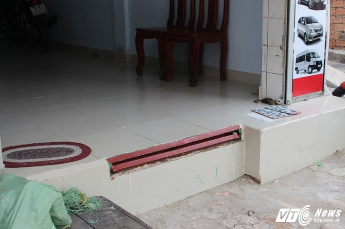 Nếu không cần sử dụng, bậc tam cấp sẽ được đẩy vào một cách gọn gàng.