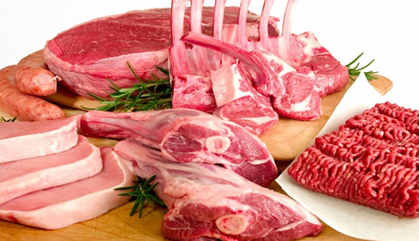 Những loại thịt đỏ: Nhiều loại động vật được nuôi dưỡng có sử dụng một số chất kích thích tăng trưởng nên chứa trong nó yếu tố kích thích sự sản xuất hormone trong cơ thể khi tiêu thụ. Quá trình này khiến cho sự hoạt động của bã nhờn tăng cao và dẫn đến hiện tượng mụn trứng cá.