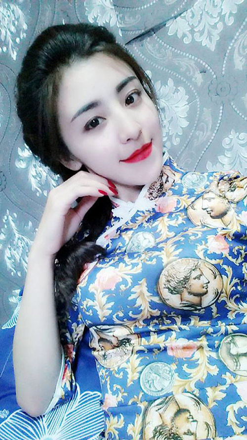 Cũng như nhiều cô gái khác, Bảo Chi cũng rất thích chụp ảnh tự sướng và những bức ảnh này đang được cộng đồng mạng chia sẻ rầm rộ trên mạng. Trải qua 4 năm, cô gái này vẫn vô cùng trẻ trung và xinh đẹp.