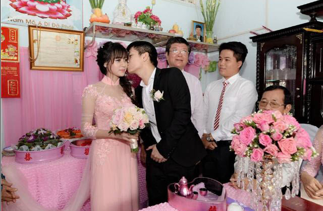 Đám cưới diễn ra cách đây vài hôm ở thị xã Đồng Xoài, tỉnh Bình Phước.