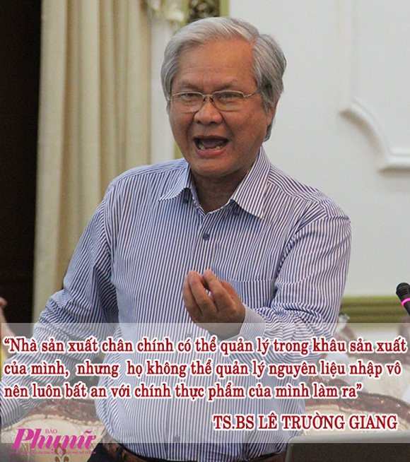 Về việc này, Tiến sĩ - bác sĩ Lê Trường Giang, Chủ tịch Hội Y tế công cộng TP.HCM, cho rằng, người dân có thể nhận biết thực phẩm bằng mắt thường cái nào dơ, cái nào sạch để chọn lựa, chứ không biết được hóa chất nào ngấm trong đó.