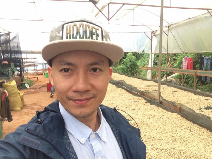Mới đây, khi những bức ảnh thử váy cưới của Hari Won lan tràn trên mạng xã hội thì rất nhiều người đang tò mò xem phản ứng của Tiến Đạt thế nào.