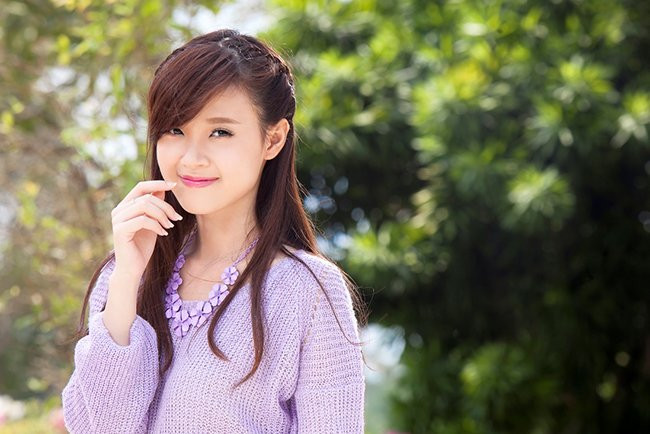 Midu khiến người hâm mộ "ngơ ngẩn" với đôi mắt tinh anh, làn môi hồng tự nhiên.