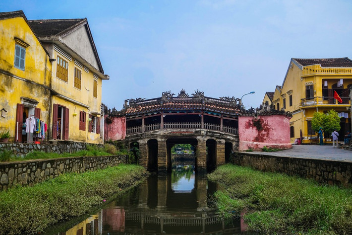Chùa Cầu, Hội An, có kiến trúc ấn tượng và lịch sử lâu đời.