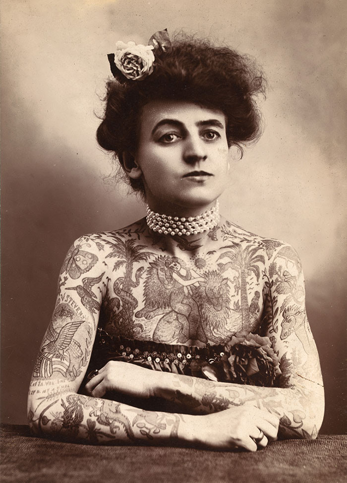 Maud Stevens Wagner được biết đến là nghệ sĩ xăm hình đầu tiên của nước Mỹ, 1907.