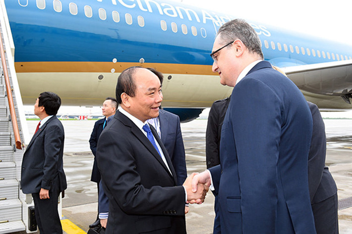 Thứ trưởng Bộ Ngoại giao Nga I. Morgulov đón Thủ tướng Nguyễn Xuân Phúc.