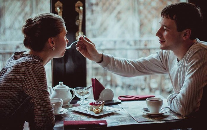 Biết cách chăm sóc phụ nữ: Điều này là vô cùng quan trọng bởi là phụ nữ ai cũng thích được yêu thương, chăm sóc. Những chàng mới lớn thường nhõng nhẽo và có xu hướng cậu ấm khó lòng và khó biết cách chăm sóc chị em.