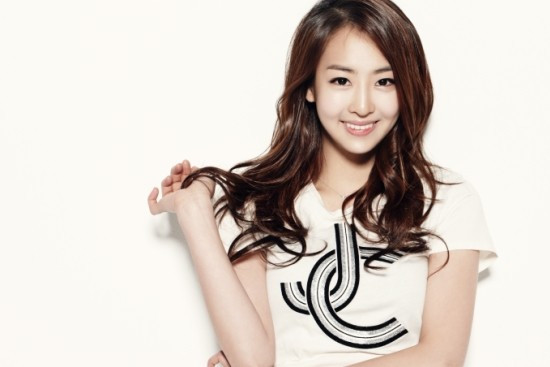 Ở vị trí thứ 7 là thành viên nhóm Sistar - Soyou. Cô có nguồn thu ổn định gần 1 triệu USD hàng năm.