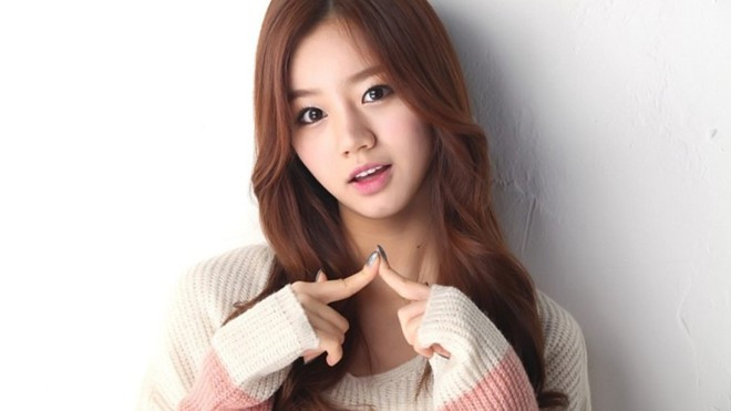Bất ngờ thứ hai trong danh sách là Hyeri của nhóm Girl's Day. Nữ diễn viên, ca sĩ trẻ có đến 25 hợp đồng quảng cáo và được coi là nữ hoàng mới của ngành quảng cáo.