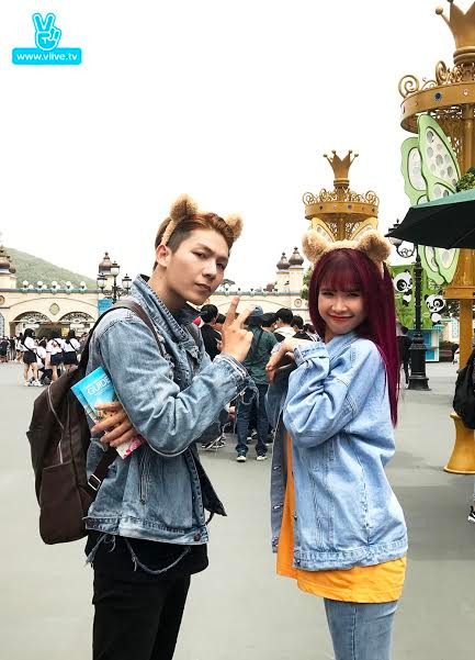 Cả hai được hướng dẫn viên thông tin rằng các thành viên Running Man đã từng đến đây ghi hình và Kelvin Khánh thốt lên “Yoo Jae Suk” để mọi người biết anh có biết chương trình này với sự dẫn dắt của MC quốc dân.