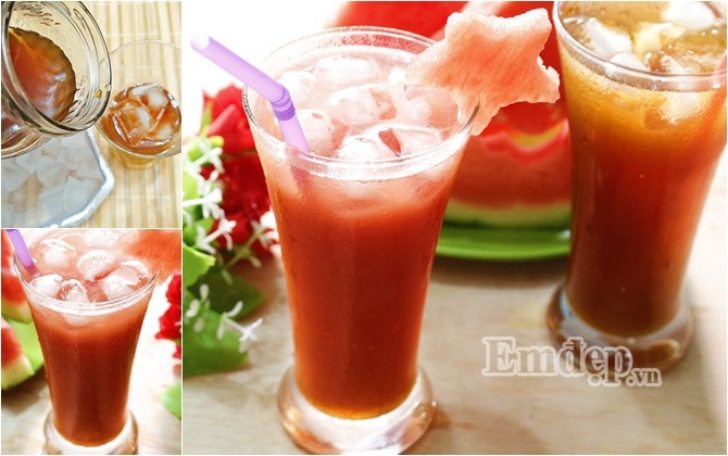 Nguyên liệu làm trà dưa hấu gồm: - 1 miếng dưa hấu - 250ml nước sôi - 1 gói trà túi lọc - 1 thìa mật ong - 1 xíu nước cốt chanh - 1 bát đá viên