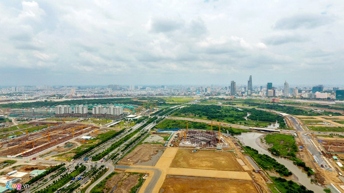 Tổng dân số cư trú thường xuyên là 145.369 người, số người làm việc thường xuyên là 217.470 người, trong đó khách vãng lai là 1 triệu người (tối đa trong dịp lễ hội), văn phòng cho thuê dạng căn hộ là 1.719 người.