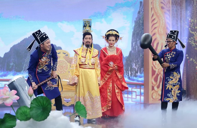 Trường Giang lần đầu hóa Ngọc Hoàng trong chương trình Gala hài 2017 được phát sóng trong đêm giao thừa Tết Đinh Dậu. Phương Trinh Jolie giữ vai trò Thiên Hậu. Trong buổi chầu thiên đình, các Táo đến báo cáo thành quả với Ngọc Hoàng.