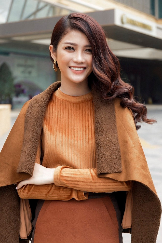 Người đẹp Mỹ Duyên được biết đến là một trong những nhan sắc ngọt ngào của làng giải trí. Cô được biết đến nhiều hơn khi từng lọt top hai cuộc thi sắc đẹp lớn: chung kết Hoa hậu Hoàn Vũ Việt Nam 2015 và Top 10 Hoa hậu Biển Việt Nam 2016.