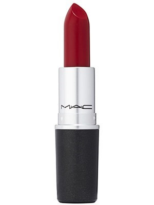 1. M.A.C - Ruby Woo Đứng đầu danh sách là thỏi son đỏ nổi tiếng Ruby Woo của M.A.C. Ruby Woo tượng trưng cho sắc đỏ thuần túy và chuẩn mực, quyến rũ mà bất cứ người phụ nữ nào cũng coi đó là thứ “vũ khí chết người” cần có để luôn mang theo bên mình.