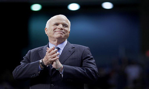 Sau khi trở lại thủ đô Washington D.C., ông McCain được bổ nhiệm làm trưởng nhóm liên lạc tại Tòa nhà Văn phòng Thượng viện Russell. Thượng nghị sĩ McCain từng chia sẻ rằng chính điều này đã "thật sự đưa tôi vào giới chính trị và khởi đầu sự nghiệp thứ hai của tôi như một người phục vụ người dân". Ảnh: BI.