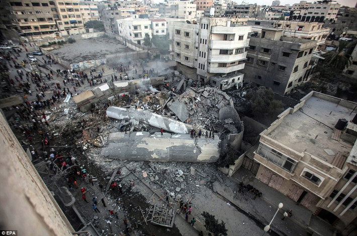 Trung tâm văn hóa Said al-Mishal ở phía tây thành phố Gaza giờ chỉ còn là đống đổ nát. Ảnh: EPA.