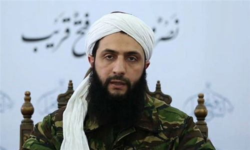 Theo hãng Fars (Iran) ngày 23/8, thủ lĩnh của Mặt trận Al-Nusra (phiến quân HTS), Abu Mohammad al-Julani, đã thành lập một liên minh mới với phiến quân IS và các chiến binh Turkistan nhằm đối phó với Quân đội Syria tại khu vực gần biên giới với Thổ Nhĩ Kỳ. Ảnh: FNA.