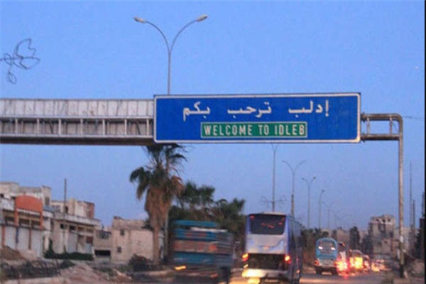 Trong khi đó, Quân chính phủ Syria cũng đã triển khai lực lượng tiếp viện và trang thiết bị quân sự tới vùng Jisr al-Shughour. Ảnh: FNA.
