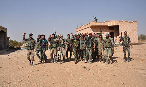 Trong diễn biến khác trên chiến trường Syria, tại tỉnh Sweida, Quân chính phủ Damascus hiện tái chiếm hơn 70% khu vực Đông Badiyeh từ tay phiến quân IS và sắp đánh bật hoàn toàn các tay súng khủng bố ra khỏi nơi này. Ảnh: FNA.
