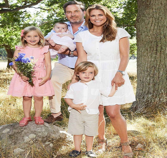 Công chúa Madeleine, con gái út của Vua Carl XVI và Hoàng hậu Silvia, hạnh phúc bên chồng Christopher O’Neill và các con là Hoàng tử Nicolas, Công chúa Leonore và Công chúa Adrienne.