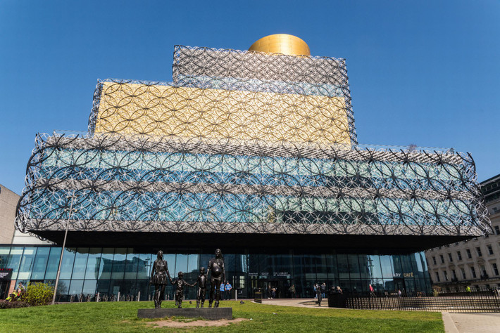 Thư viện Birmingham là một trong những thư viện công cộng lớn nhất ở Châu Âu, được mở cửa vào ngày 3/9/2013. Năm 2014, thư viện này trở thành điểm thu hút du khách đứng thứ 10 ở nước Anh.