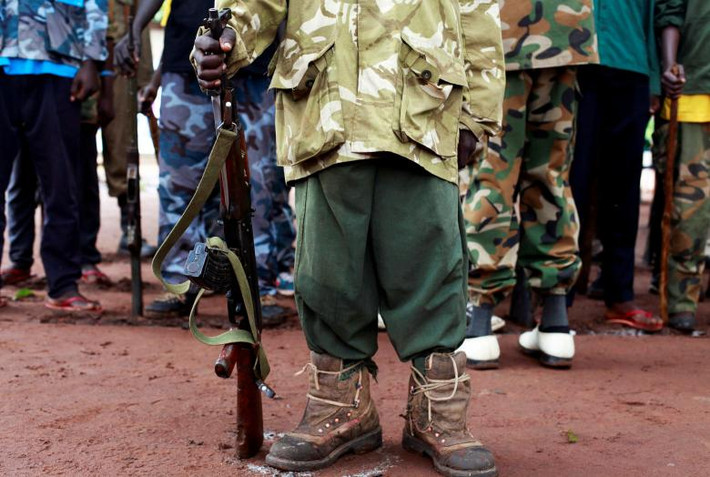 Theo hãng thông tấn Reuters, lễ giải ngũ cho các binh sĩ “nhí” Nam Sudan đã được tổ chức ở khu vực ngoại ô thành phố Yambio ngày 7/8. Theo đó, các em nhỏ sẽ được ra khỏi hàng ngũ Phong trào Giải phóng Quốc gia Nam Sudan (SSNLM) và trở về với gia đình. (Nguồn ảnh: Reuters)