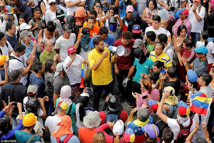 Hình ảnh về một cuộc biểu tình chống lại Tổng thống Maduro của người dân ở Caracas, Venezuela.