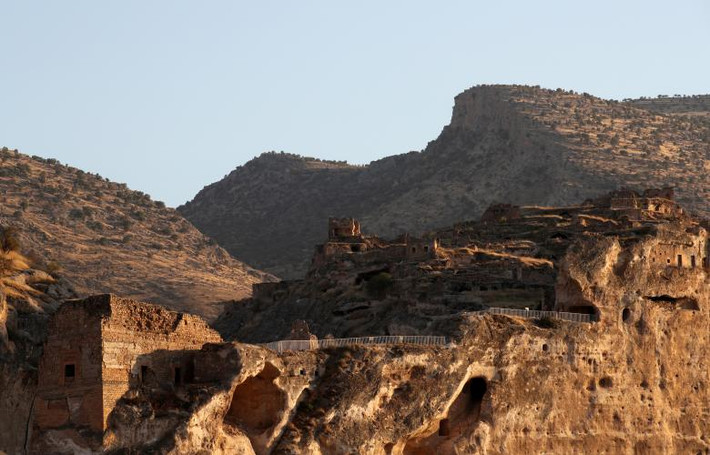Trong ảnh là Lâu đài Byzantine tại thị trấn cổ Hasankeyf.