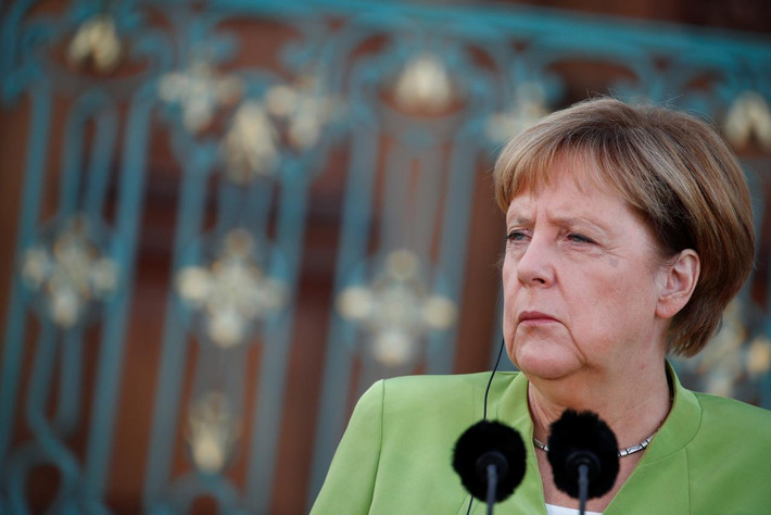 Về vấn đề Ukraine, bà Merkel hy vọng những nỗ lực mới sẽ được thực hiện vào đầu năm học mới trong việc để giải quyết vấn đề Quân đội Ukraine và lực lượng ly khai tại khu vực Donbass. Ảnh: Ảnh: Reuters.