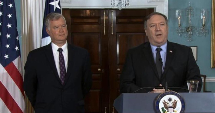 Mới đây, Ngoại trưởng Mỹ Mike Pompeo đã công bố bổ nhiệm ông Stephen Biegun (trái) làm đặc phái viên Mỹ về Triều Tiên. Ảnh: CBS News.