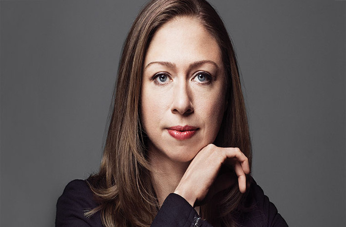 Chelsea Clinton sinh ngày 27/2/1980 tại Little Rock, bang Arkansas, là con gái duy nhất của cựu Tổng thống Mỹ Bill Clinton và cựu Ngoại trưởng Hillary Clinton. Ảnh: Variety.