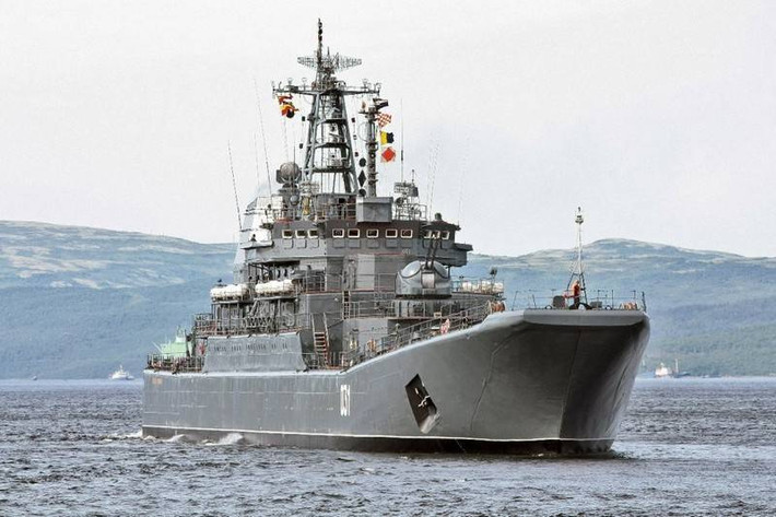 Tàu Alexander Otrakovsky có chiều dài 112,5 mét và lượng choán nước 4.080 tấn. Ảnh: weaponews.com.