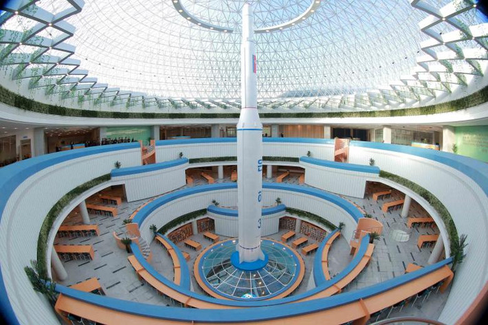 Một góc bên trong khu tổ hợp Sci-Tech của Triều Tiên ngày 28/10/2015.