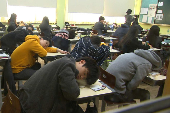 Người dân thủ đô Seoul nằm trong số nhóm người có thời gian ngủ ít nhất thế giới, với chưa đầy 6 tiếng mỗi đêm. Ảnh: ABC.