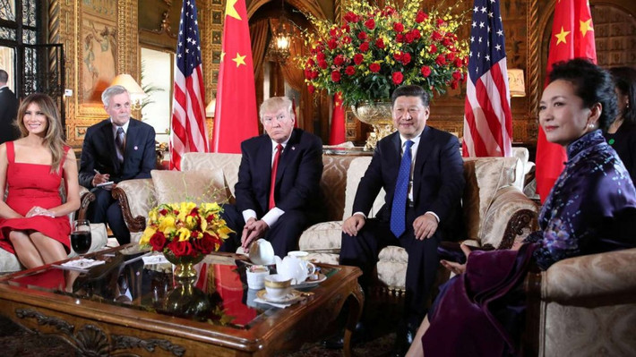 Tổng thống Trump đã ca ngợi mối quan hệ "tuyệt vời" với Bắc Kinh sau cuộc gặp trực tiếp đầu tiên với Chủ tịch Tập Cận Bình. "Chúng ta đã đạt được những tiến bộ to lớn trong quan hệ với Trung Quốc", ông Trump nói ngày 7/4. Ảnh: SCMP.